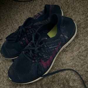 Nike flynit running sneakers